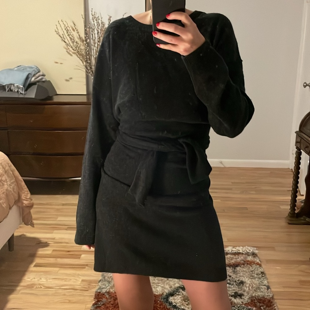 Vince Cashmere & Wool long sleeve sweater dress with waist tie detail in gray
